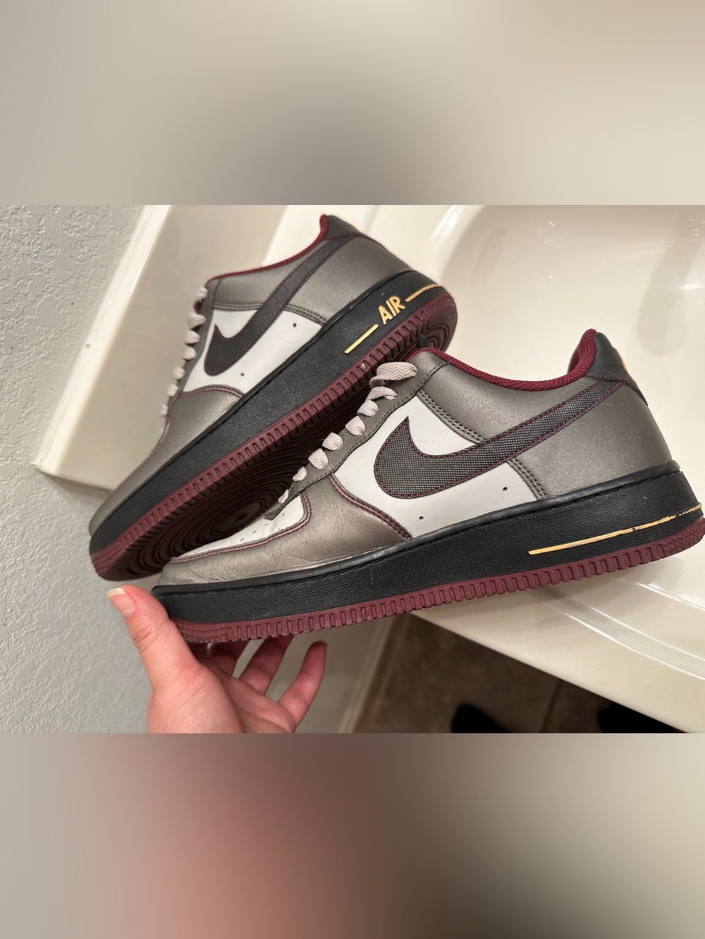Nike Low-Top Sneakers in Maroon, Gunmetal & Gold